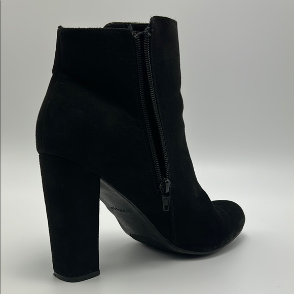 BAMBOO Faux Suede Ankle Boots Women's 9 Black Chunky Heel Booties Zip Almond Toe - Picture 12 of 16